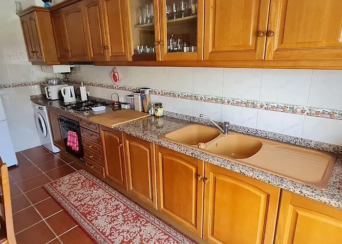 Lovely Modern Duplex 3 Bedroom Flat In Quiet Area Tavarede