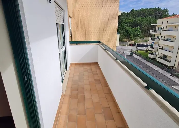 Appartement Lovely Modern Duplex 3 Bedroom Flat In Quiet Area Tavarede